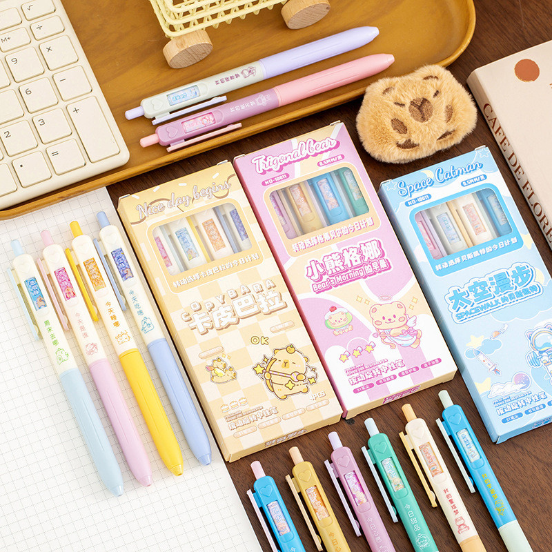 

TERFAVORIT! 1 SET ISI 4 PCS PULPEN GEL MEKANIK KAWAII MOTIF CAPYBARA, ASTRONOT BISA BERUBAH MOTIF