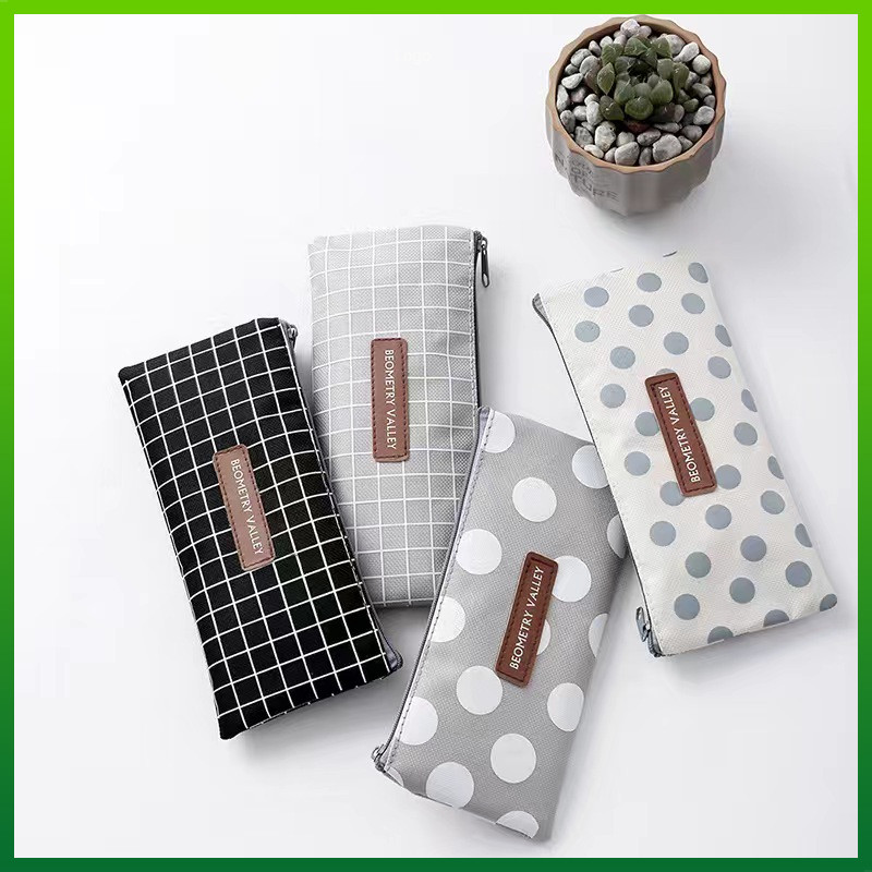 

Kotak Pensil / Tempat Pensil / Pencil Case Geometry Valley