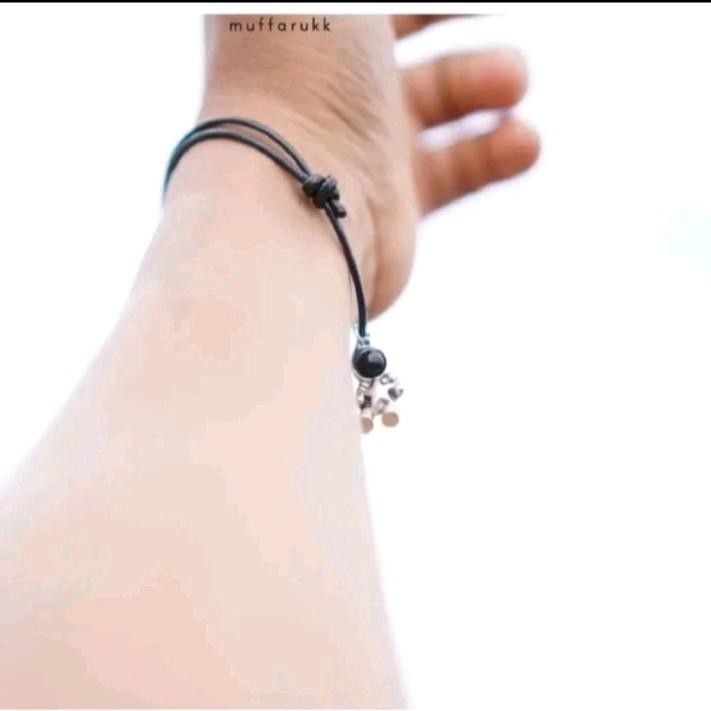 MT- Terlaris Gelang Couple Astronot Non Monel Tali Korea Waterproof Polos hitam Putih