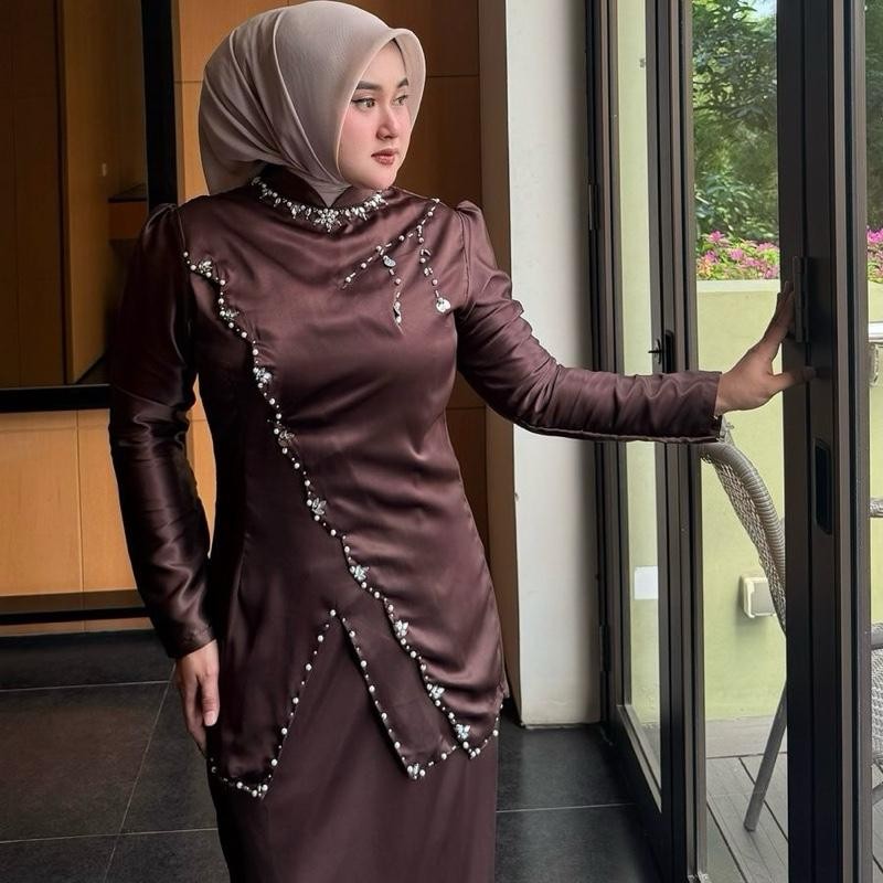 Khaliza kurung melayu bahan satin velvet  Satin Velvet Mix Tile Squin Premium // Dress Pesta Wanita 