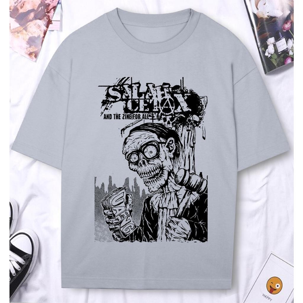 Kaos Distro Cowo Baju Distro Pria Tshirt Cowo Salah Cetak Uang Korupsi RUB052 BF