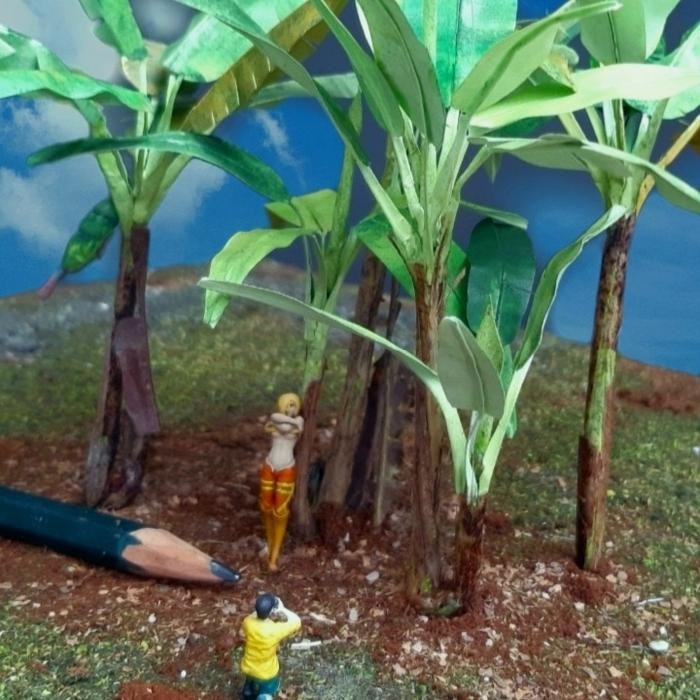 Miniatur pohon pisang 10cm skala 1/64 1/72