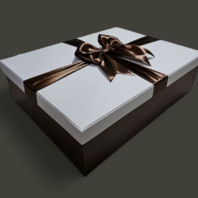 

HARDBOX KOTAK KADO EXCLUSIVE 40x30x12CM