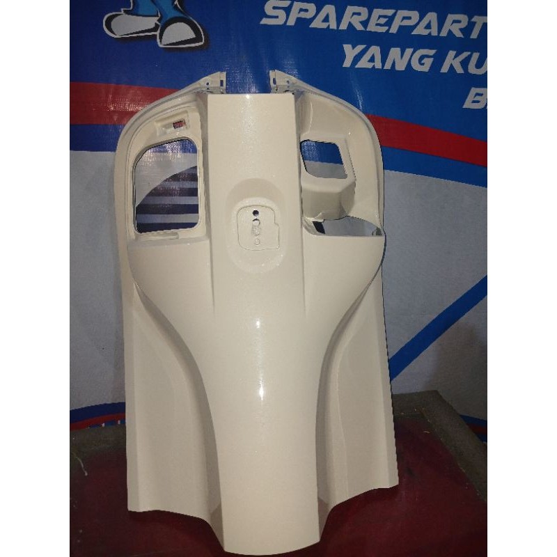 dasbor tengah scoopy new 2020 2021 2022 krem/legshield dalam besar scoopy new krem/dasbor