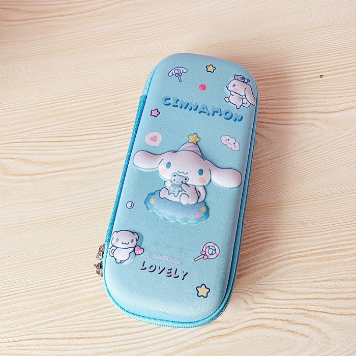 

Kotak Pensil Anak Hardcase Resleting Karakter Kitty Pochacco Cinnamoroll Kuromi - HC Moroll