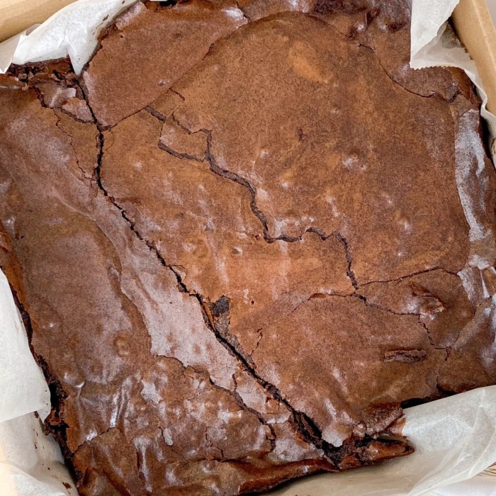 

DISKON Hampers Natal Fudgy Brownies Half Parcel Bingkisan Christmas MURAH - Classic