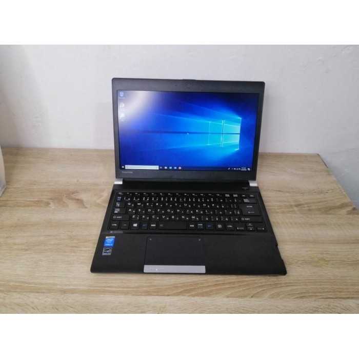 Laptop TOSHIBA R734 Core i3 Gen 6 RAM 8GB/128 SSD