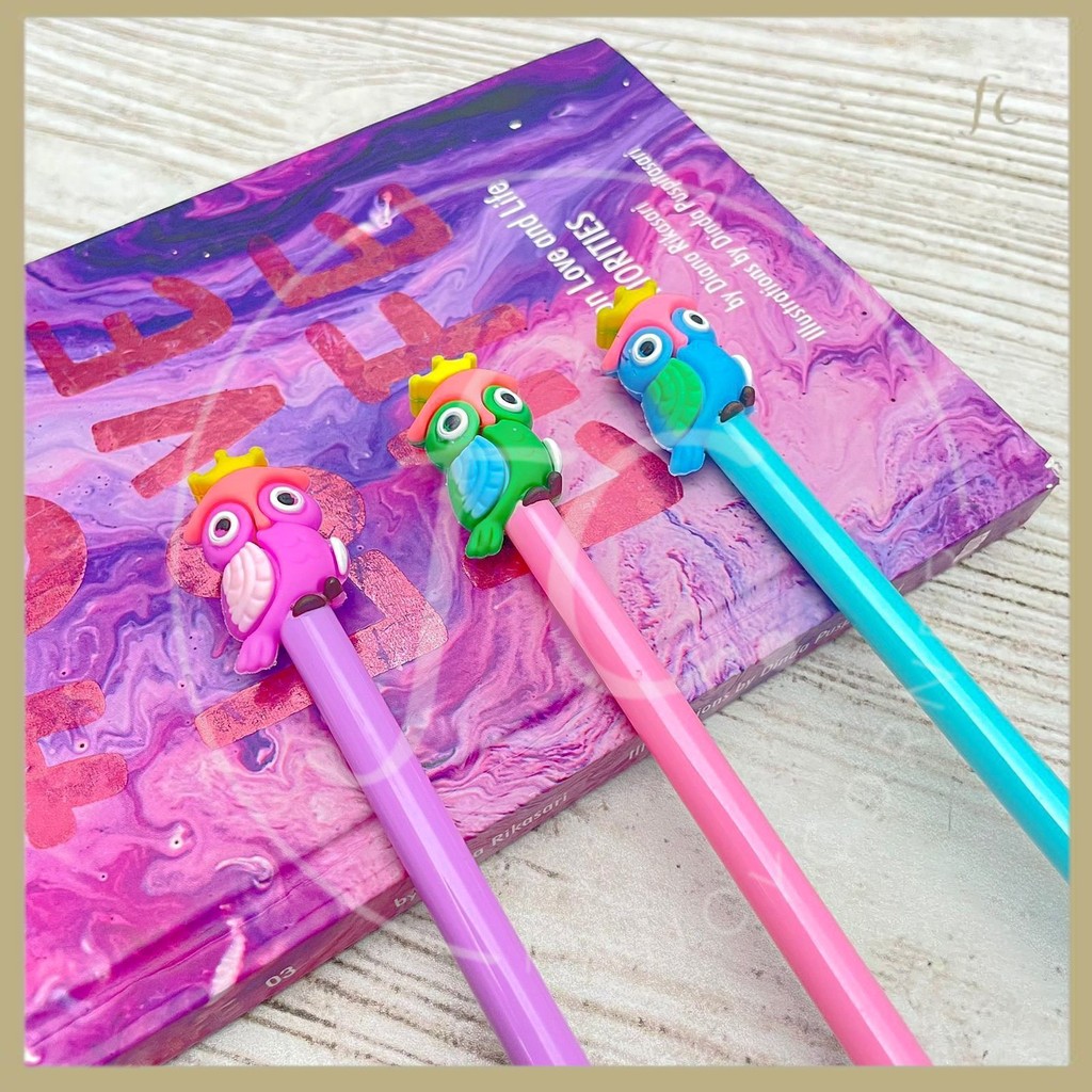 

Pen / Pulpen / Bolpen Gel Tinta Hitam Karakter Totem OWL Burung Hantu Mahkota PG-1482 ATK Sekolah Anak Harga Grosir Ready COD