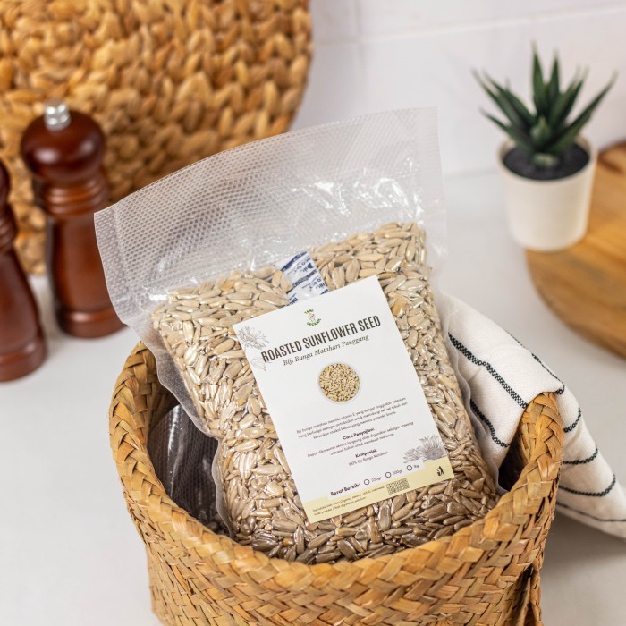 

Tani Organic Roasted Sunflower Seeds - Kuaci Kupas Panggang - 250 gram