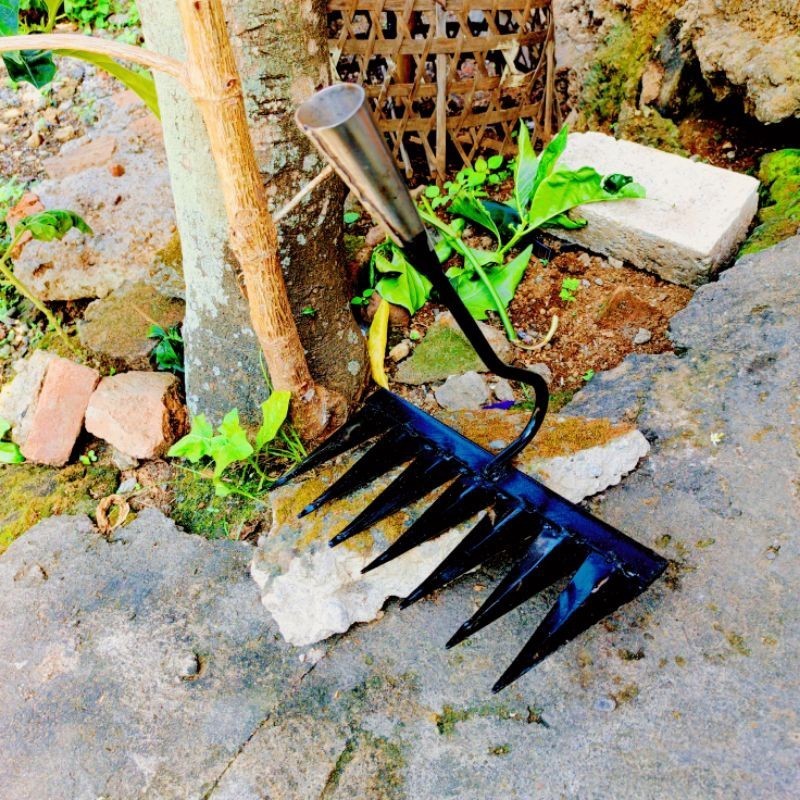 Rake besar gigi 7 bahan baja tebal kuat - Garuk cadong pembersih gulma rumput liar, penyiang tanah,g