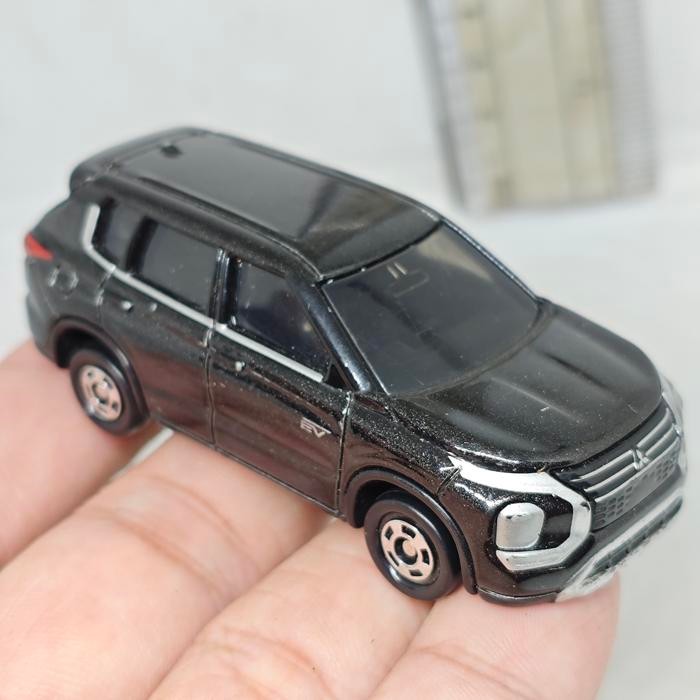 AKO,,, Tomica 1 : 63 Diecast Car Mitsubishi Outlander PHEV Black 2022 No 10 Miniatur Mobil Original 