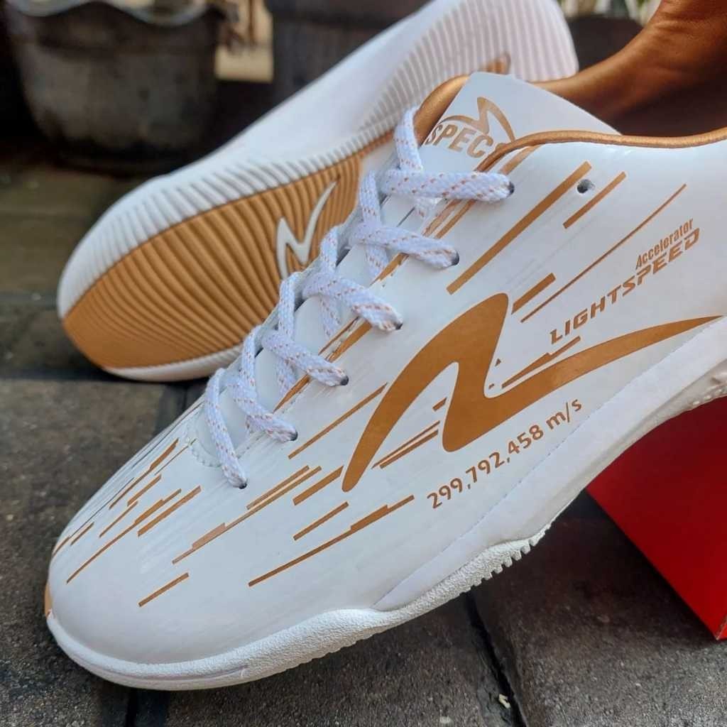 BIG SALE Sepatu bola & futsal Specs Lightspeed Reborn Size 37 38 Terbaru Cod Bayar Ditempat
