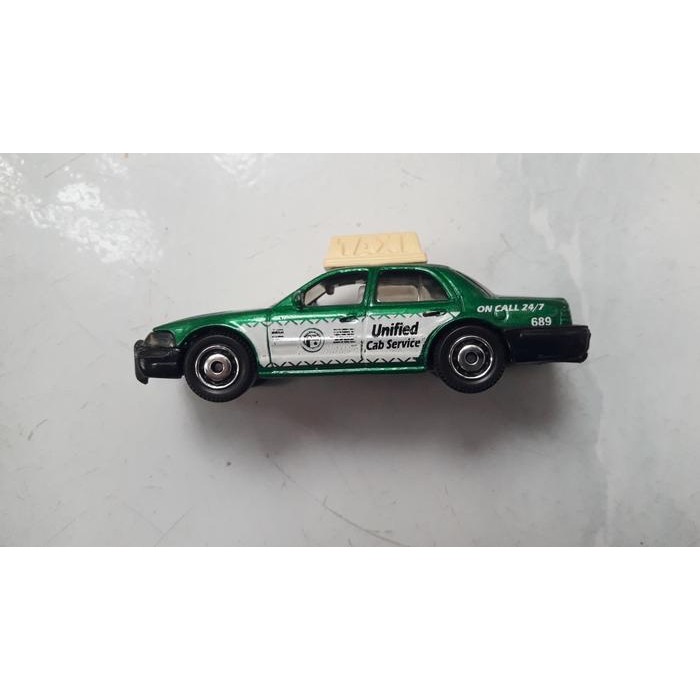 TOY DIECAST MATCHBOX LOOSE - TAXI '06 FORD CROWN VICTORIA