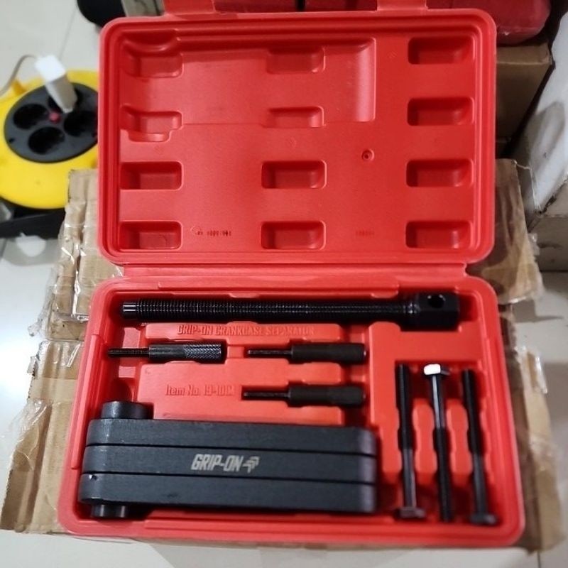 GRIP ON CRANKCASE SEPARATOR BIG PRO TREKER PEMBUKA KRUK AS MESIN MOTOR GRIP ON