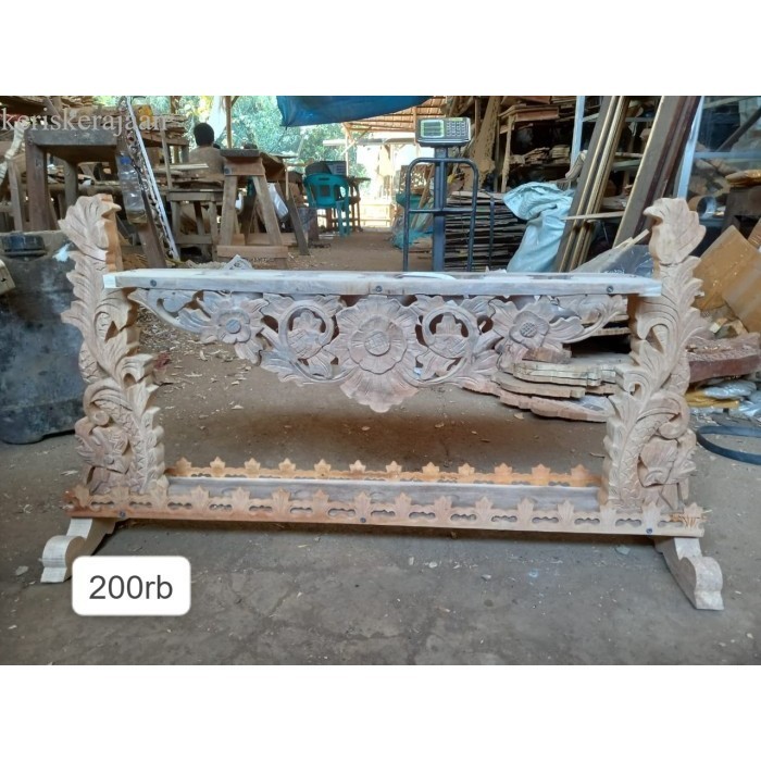 

jagrak keris isi 5 ukiran naga kembar dari jati termurah bk Keris sengkelat majapahit mataram kartosuro kartasura Surakarta Yogyakarta nagasasra sabuk inten keris kriss nogososro BalineseJawa Javan antik