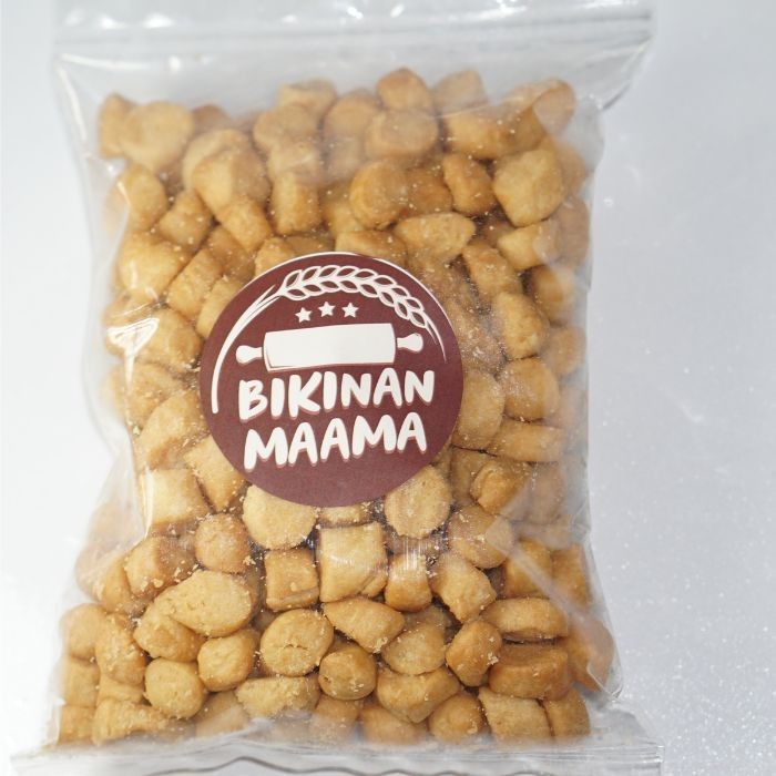 

Traditional Snack / Camilan Lokal biji ketapang manis