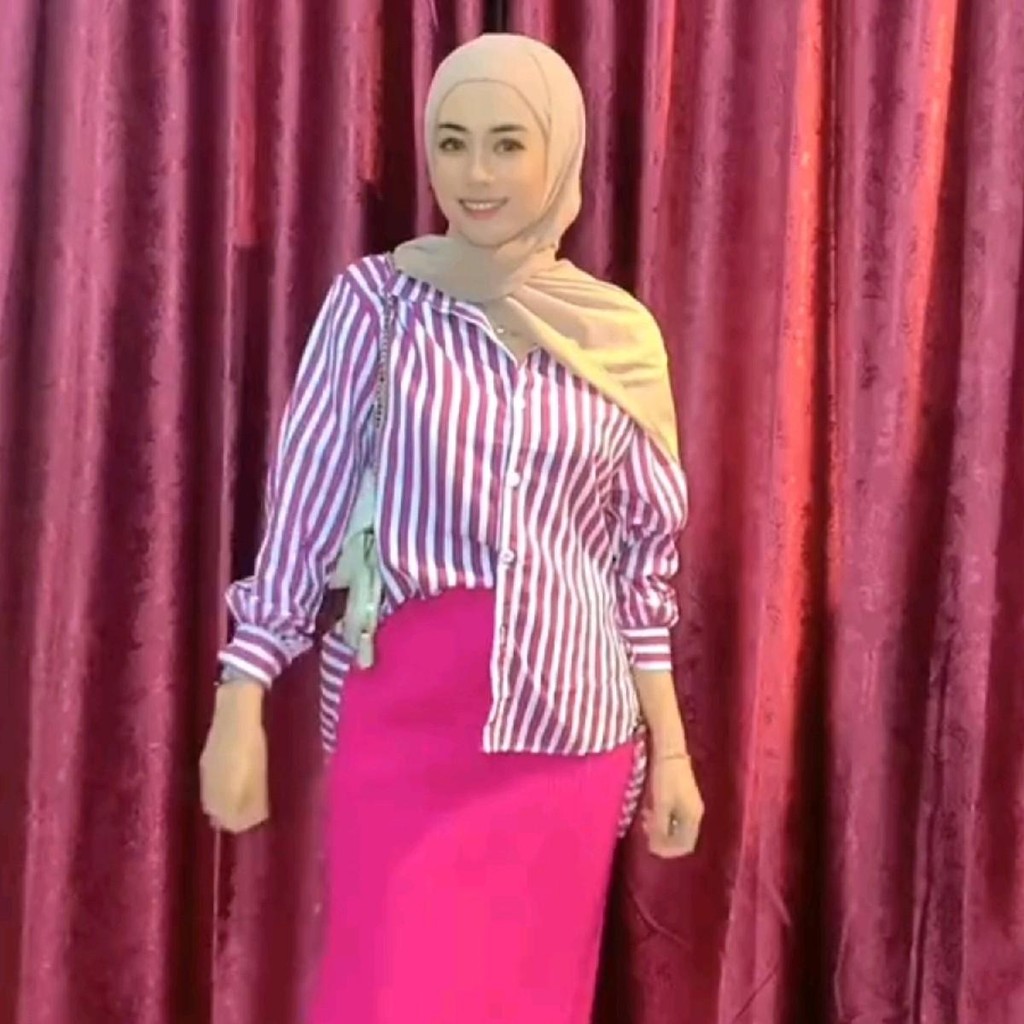Kemeja Wanita motif garis-garis stripe Salur