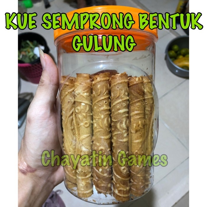 

KUE SEMPRONG BENTUK GULUNG DAN SEGITIGA - BACA DESKRIPSI BARANGNYA -NRA