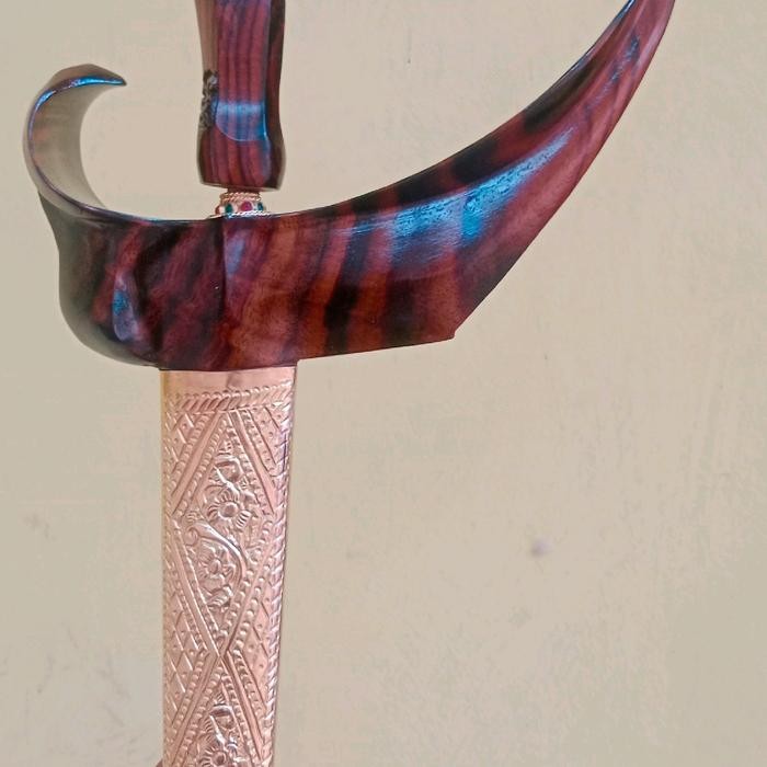 

Warangka Keris Kayu Sono Halus Tahan Lama dengan Pendok dan Mendak Berkualitas