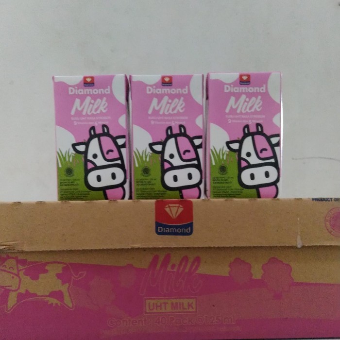 

MENYEHATKAN BIKIN NAGIHH Susu UHT Diamond 125ml isi 40pcs - Strawberry