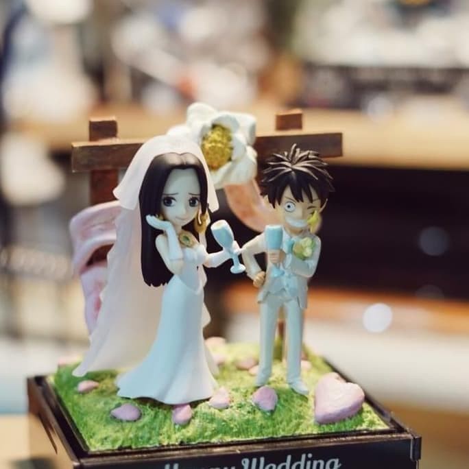 ORIGINAL BANDAI One Piece WCF Luffy & Boa Wedding - NEW & VERY RARE