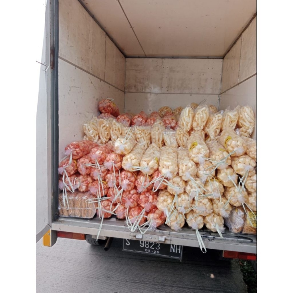 

Krupuk Rambak Kulit Sapi 250gr | Camilan Gurih Renyah Siap Makan | Kerupuk Kulit Asli Tanpa MSG | Oleh-oleh Khas Nusantara chiaki.idn