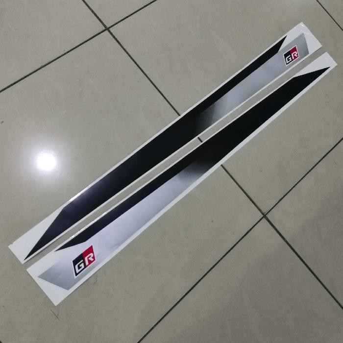 Stiker striping lis body mobil Toyota All New Avanza 2022 sticker GR - Hitam