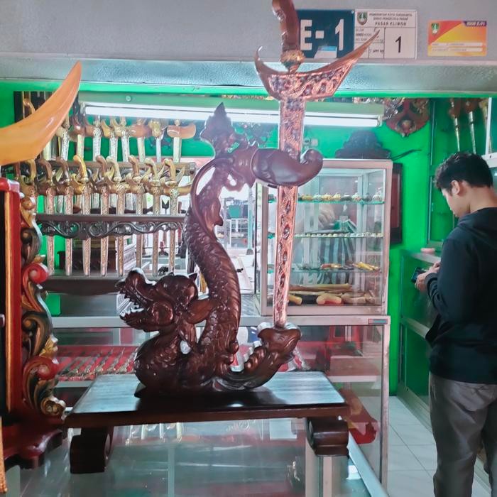 Jagrak Stand Pusaka Ukiran Nogo Sosro Isi 1 Kayu Jati Garap Alusan Termurah Seindonesia