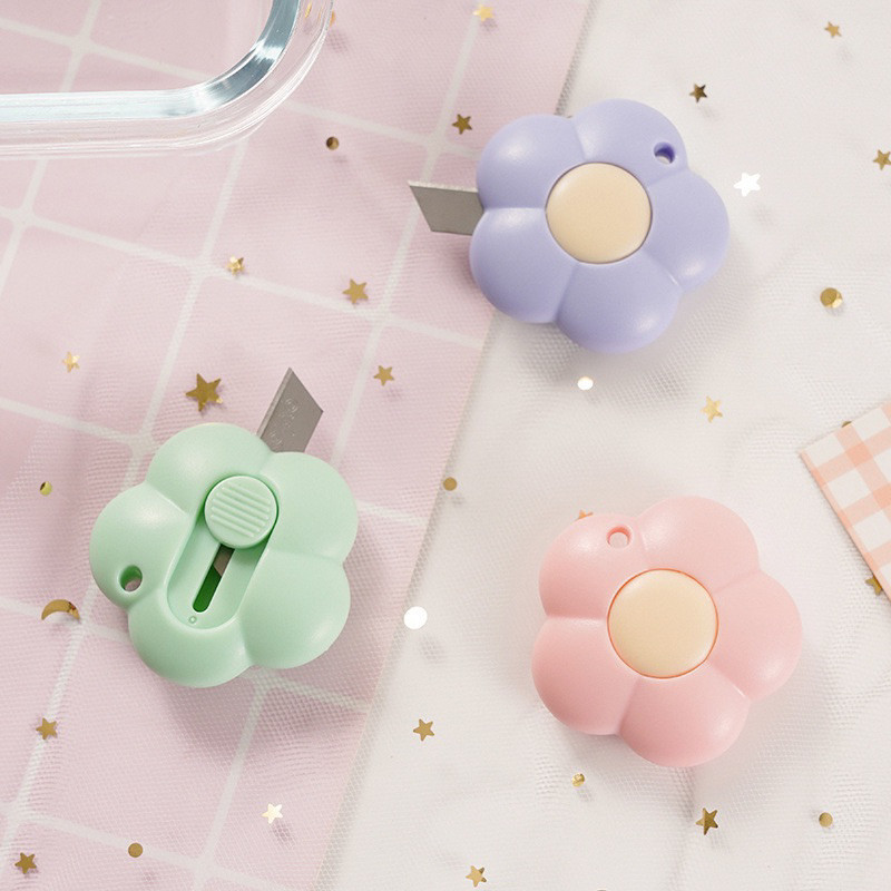 

[DWCORNER] Cutter Mini Lucu Motif Bunga Cutter Warna Mini Lucu Bentuk Bunga