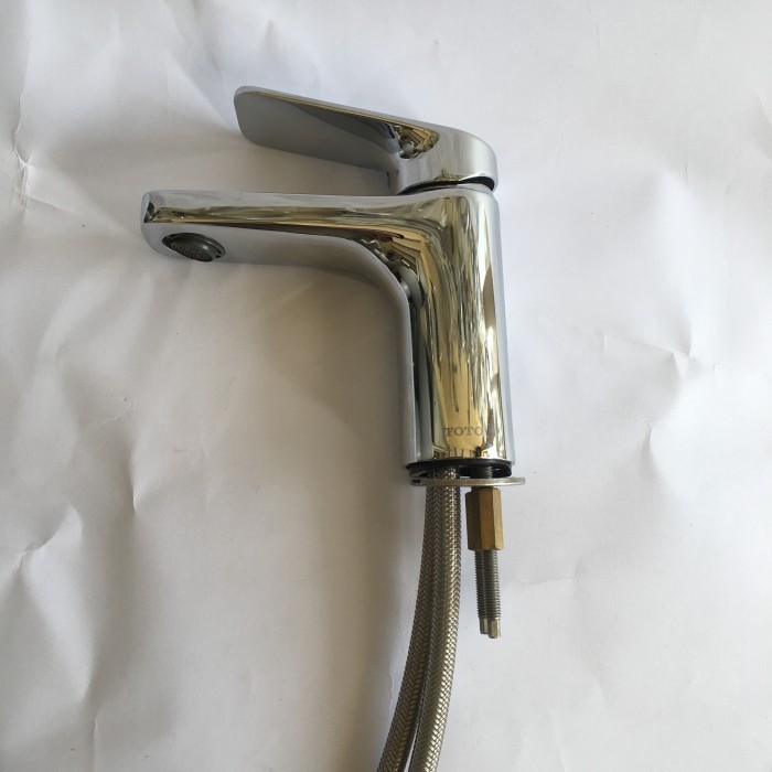 Kran Wastafel TOTO panas dingin