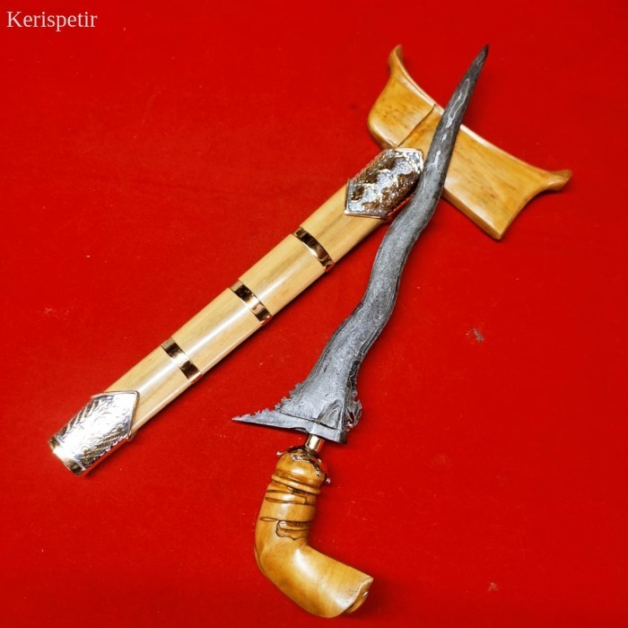 

Keris Patrem Bugis / Melayu Luk Lima Warangka Kayu Cendana Jawa Super murah antik