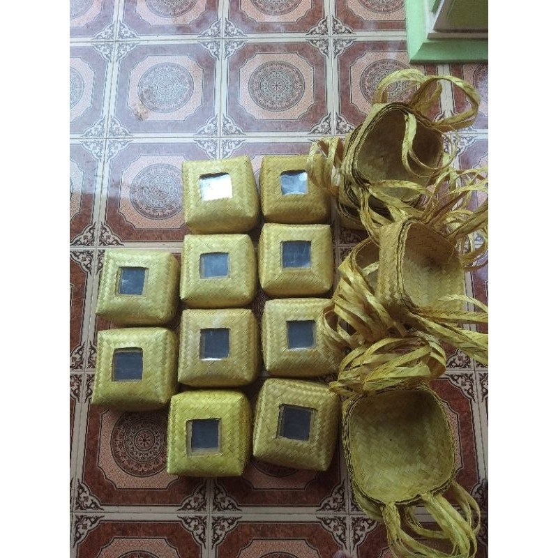 

BESEK MIKA JINJING | Kreasi Kerajinan Besek Bambu