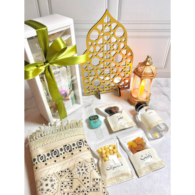 

OLEH OLEH HAJI PAKET PREMIUM HAMPERS