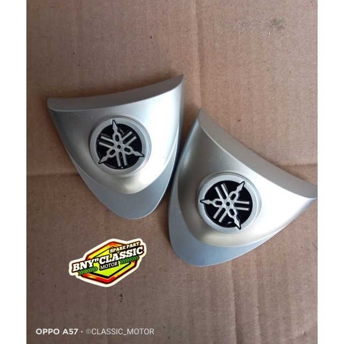 EMBLEM PANEL DADA FIZ  VEGA LAMA LOGO PERMANEN YAMAHA