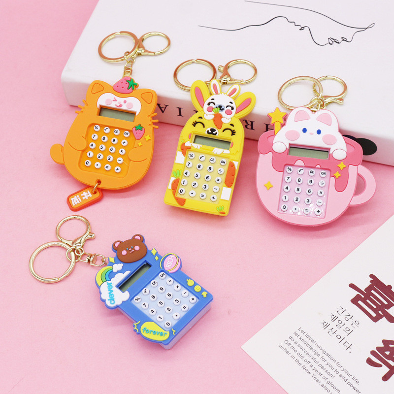 

SS KALKULATOR PORTABLE MINI KARAKTER 8 DIGIT / GANCI KALKULATOR MINI KARAKTER KARTUN / CALCULATOR KEYCHAIN THEMED