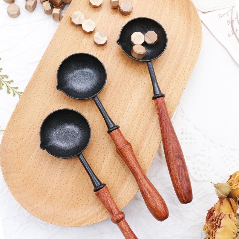 

New Sealing Wax Non-Stick Spoon Anti-Hot Wood Handle Retro Wax Stamping Spoons Fire Paint Melting Firing Stamp Metal Tool