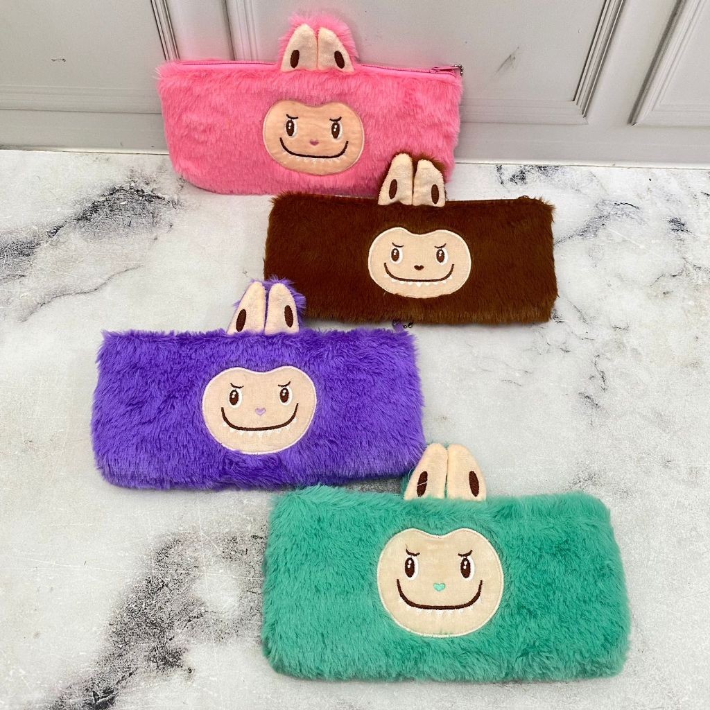 

Kotak Pensil Bulu Motif LABUBU Tempat Pensil Murah Bulu Lembut Halus Perlengkapan Sekolah Unik Bisa COD