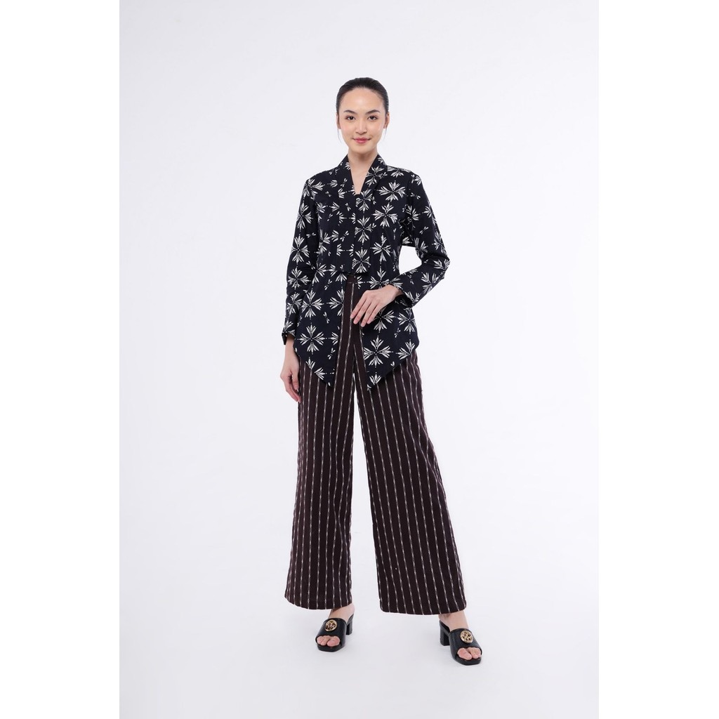 Yue Atasan Kebaya Wanita Batik Hitam - Hijab Friendly Kebaya Modern