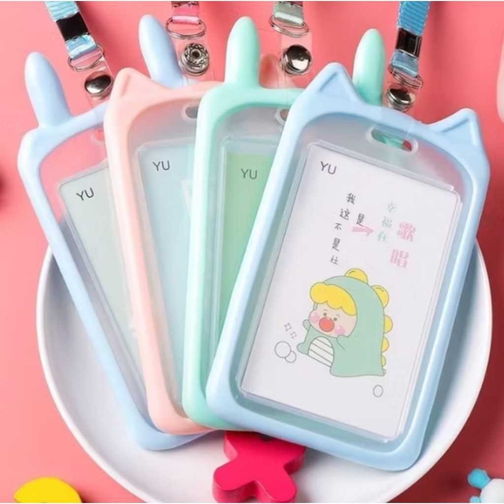 

Name Tag Lanyard Gantungan Kartu Karakter Kucing Lucu Akses MRT Busway E-Money Flazz BRIzi Bentuk Motif Warna Pastel Lanyart Cartoon