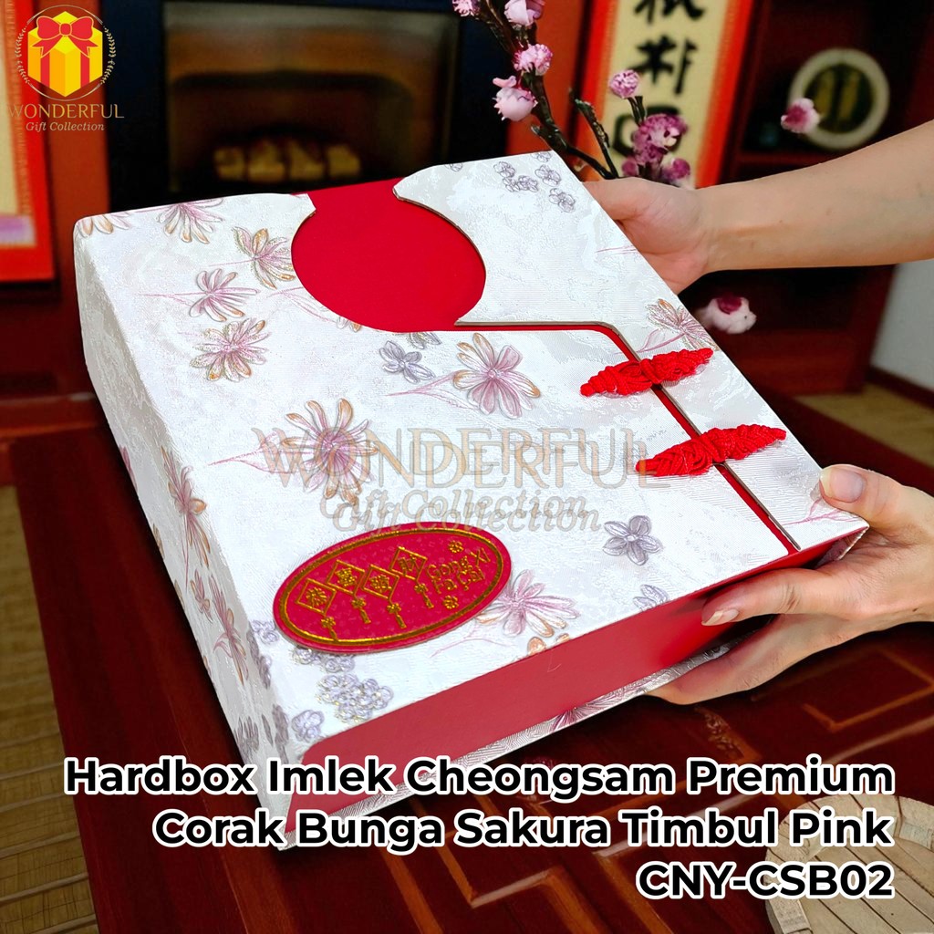 

Hardbox Imlek Cheongsam Premium Corak Bunga Sakura Timbul 25x25x10 CNY-SB