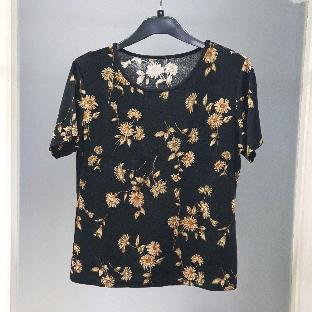 baju wanita blouse hitam motif bunga preloved