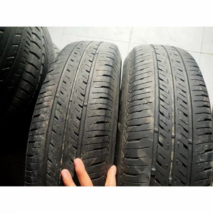 Ban mobil second 2 pcs ukuran 185/80 ring 14 BRIDGESTONE TECHNO (Nazwa workshop)