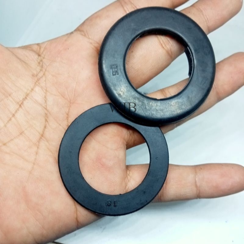 

KARET SIL SIEL TUTUP TANKI TENGKI BENSIN HONDA UNIVERSAL HONDA LAMA DAN HONDA BARU Grosir