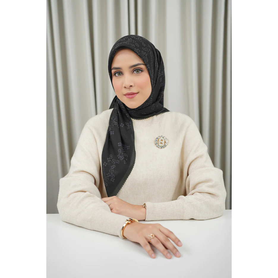 ✨BISA COD✨ - Buttonscarves Everyday Scarf PARIS PREMIUM - Caviar/ Black - everyday caviar