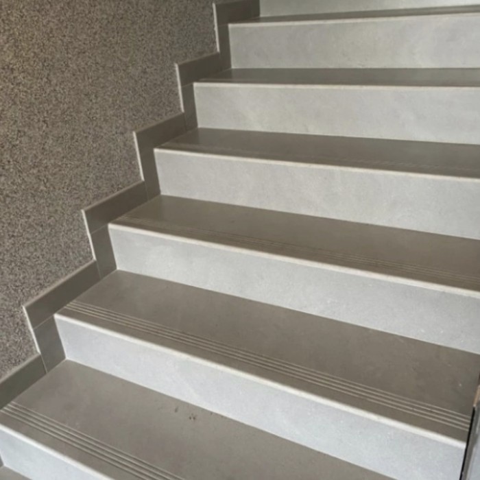 Granit tangga abu matte kasar portlan grey  30X60,30X80,30X90,30X100,30X120 cakep