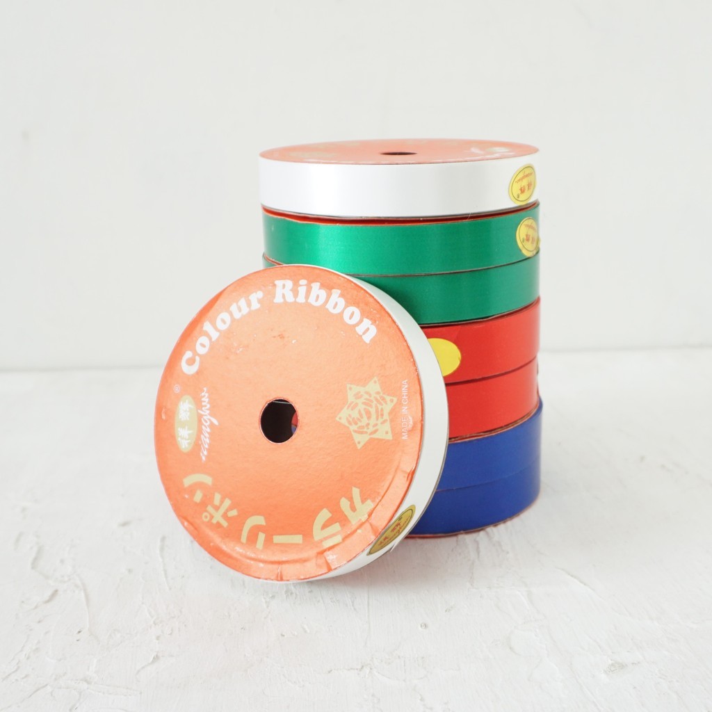 

PITA KADO KERTAS / PITA PLASTIK POLOS / PITA PLASTIK 2 CM / PITA KADO 3/4 INCH