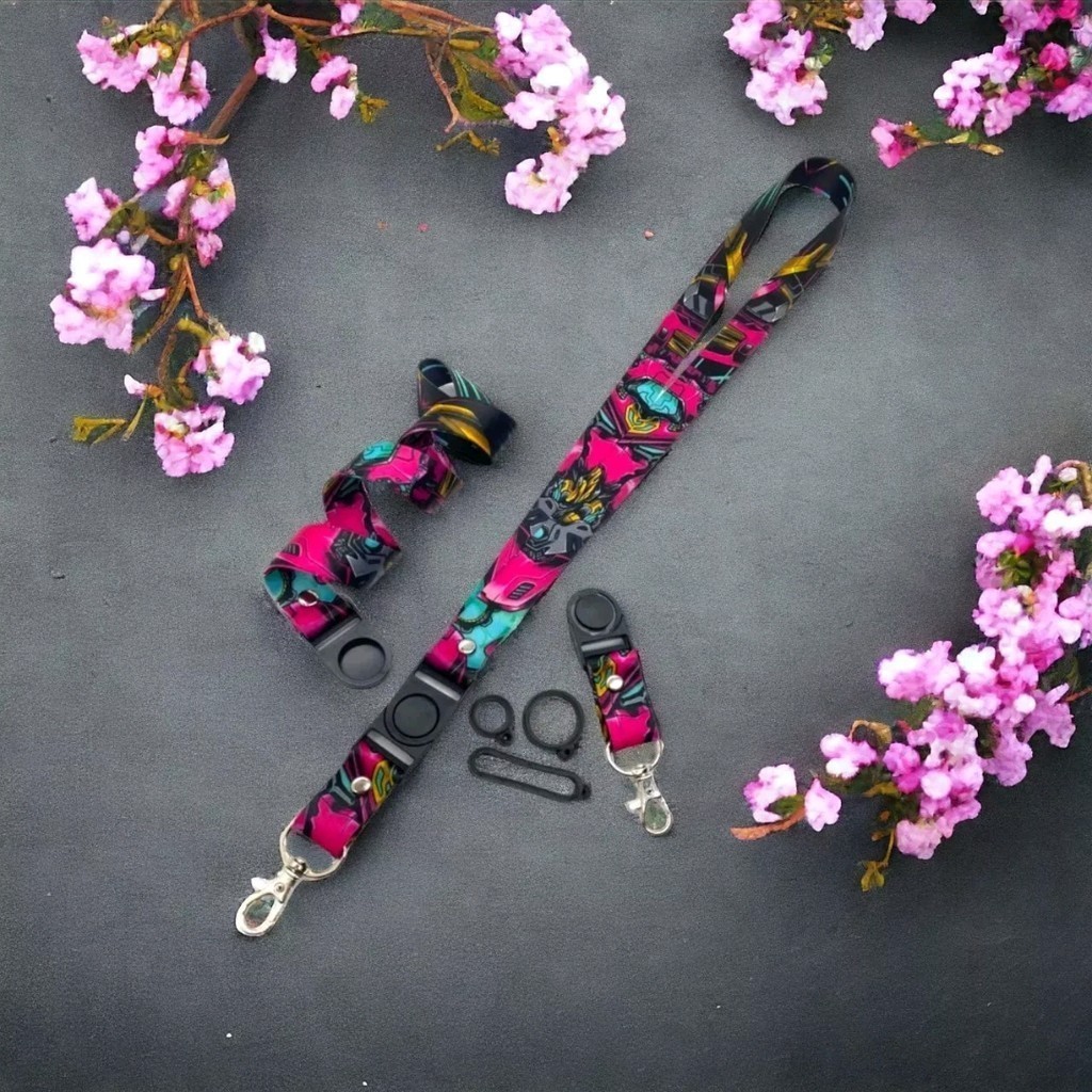 

Lanyard Gantungan Bonus 3 Karet Motif CAPTAIN PINK Full Print Bolak Balik