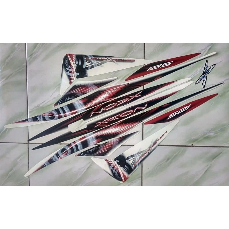 Stiker Striping Motor Xeon Karbu 2011 2012 Putih Sticker Lis Body Standar termurah