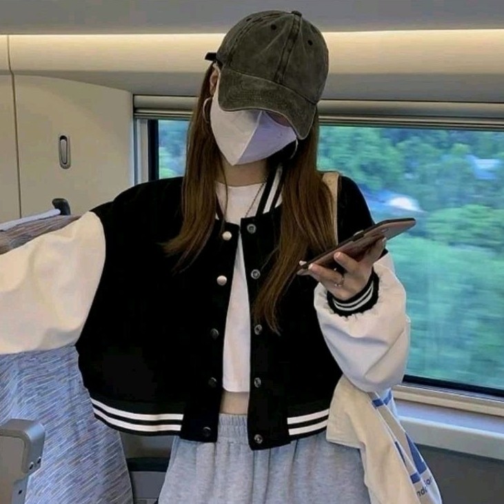 Jaket Baseball Crop Oversize Varsity Bomber Polos Basic Hitam Putih Korean