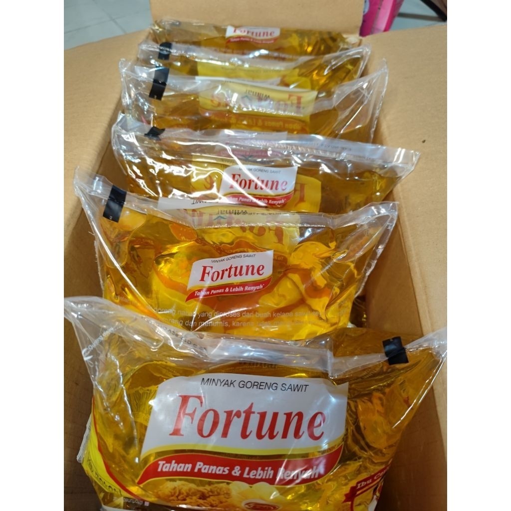

Minyak Goreng Fortune Pillow ( 4 Liter ) 800ml x 5 PCS